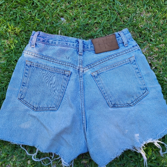 Calvin Klein high waisted shorts - Picture 1 of 3